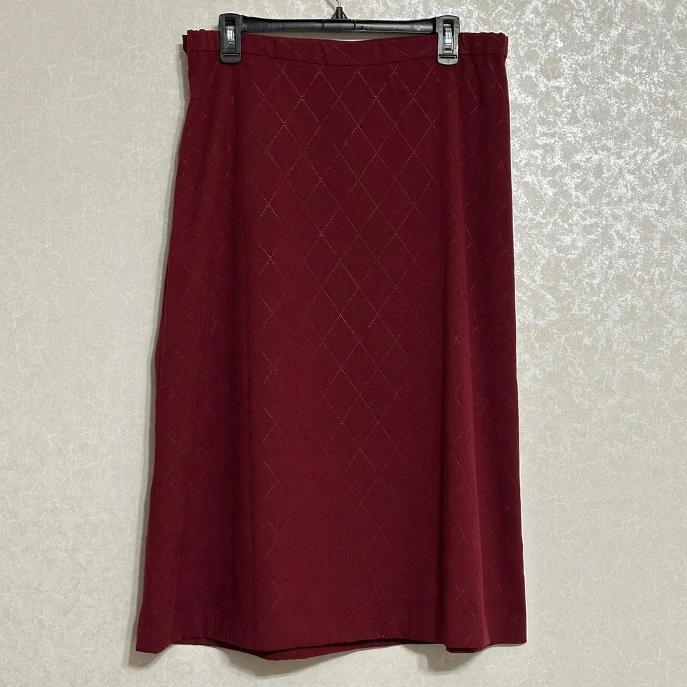 Koret NWOT‎ Burgundy Red Diamond Pattern Skirt A-line Midi Length Side Zip Sz 10